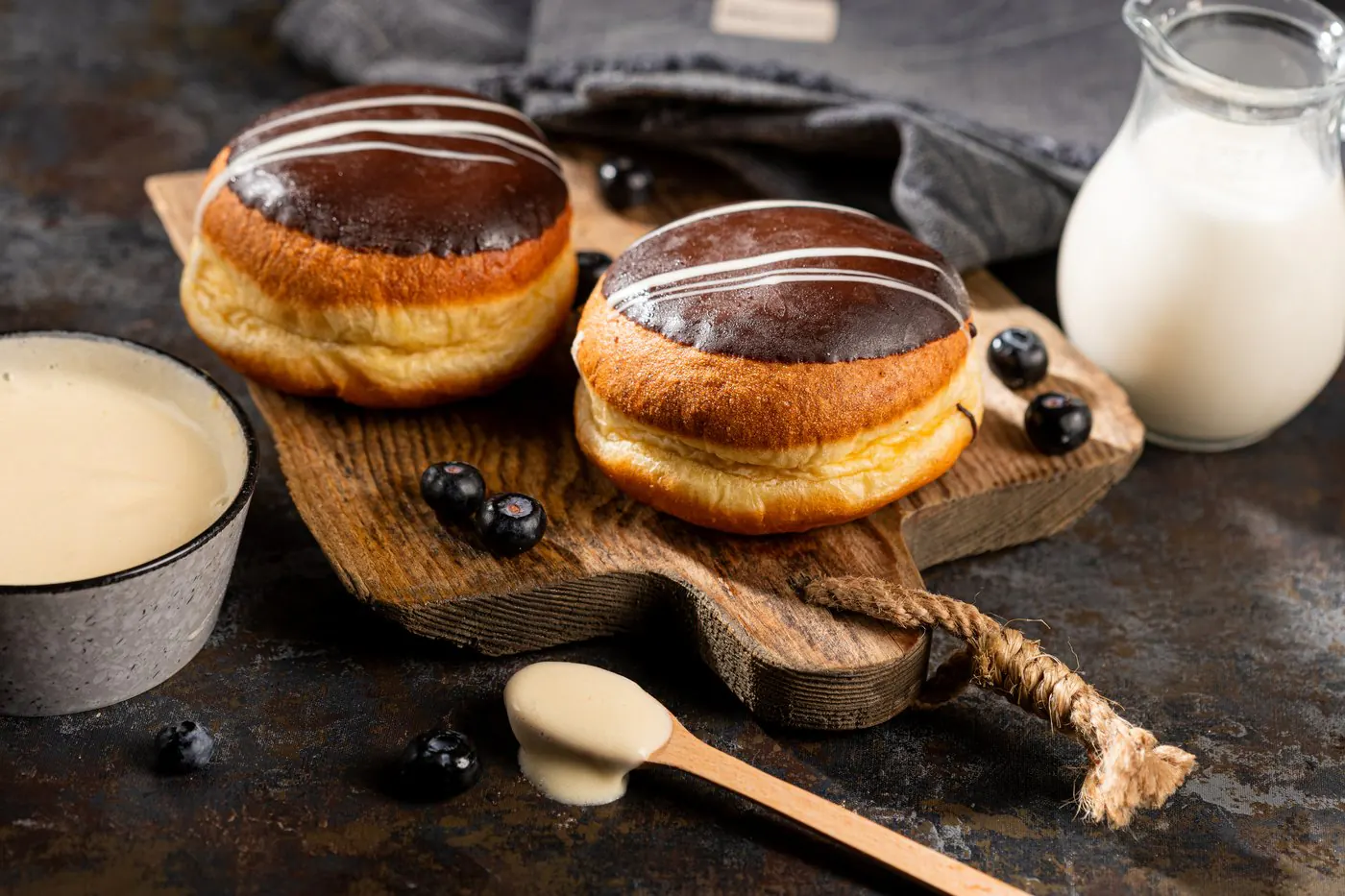 Cream Doughnut
